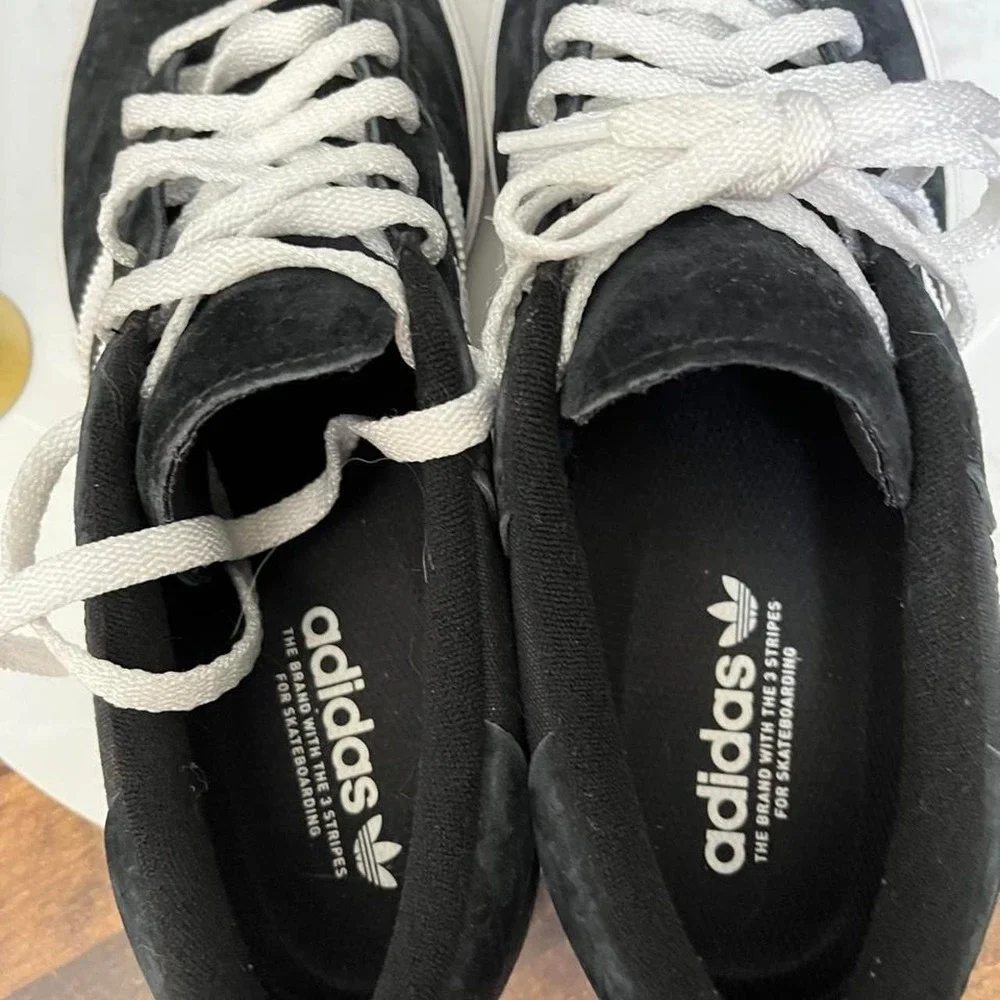N/A adidas matchbreak